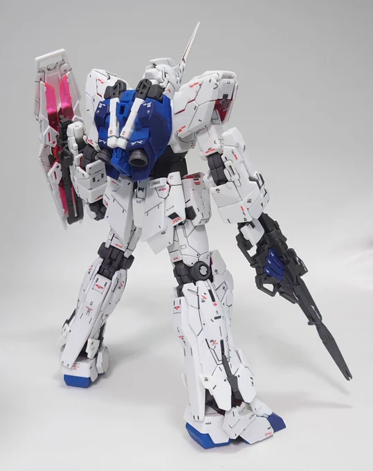 [RG ユニコーンガンダム] 完成しました。 デカール小さいので苦労しました。 #ガンプラ好きと繋がりたい