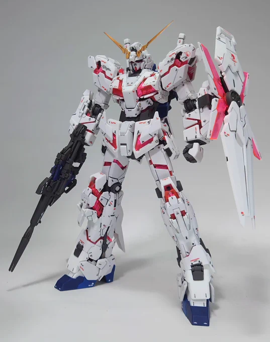 [RG ユニコーンガンダム] 完成しました。 デカール小さいので苦労しました。 #ガンプラ好きと繋がりたい