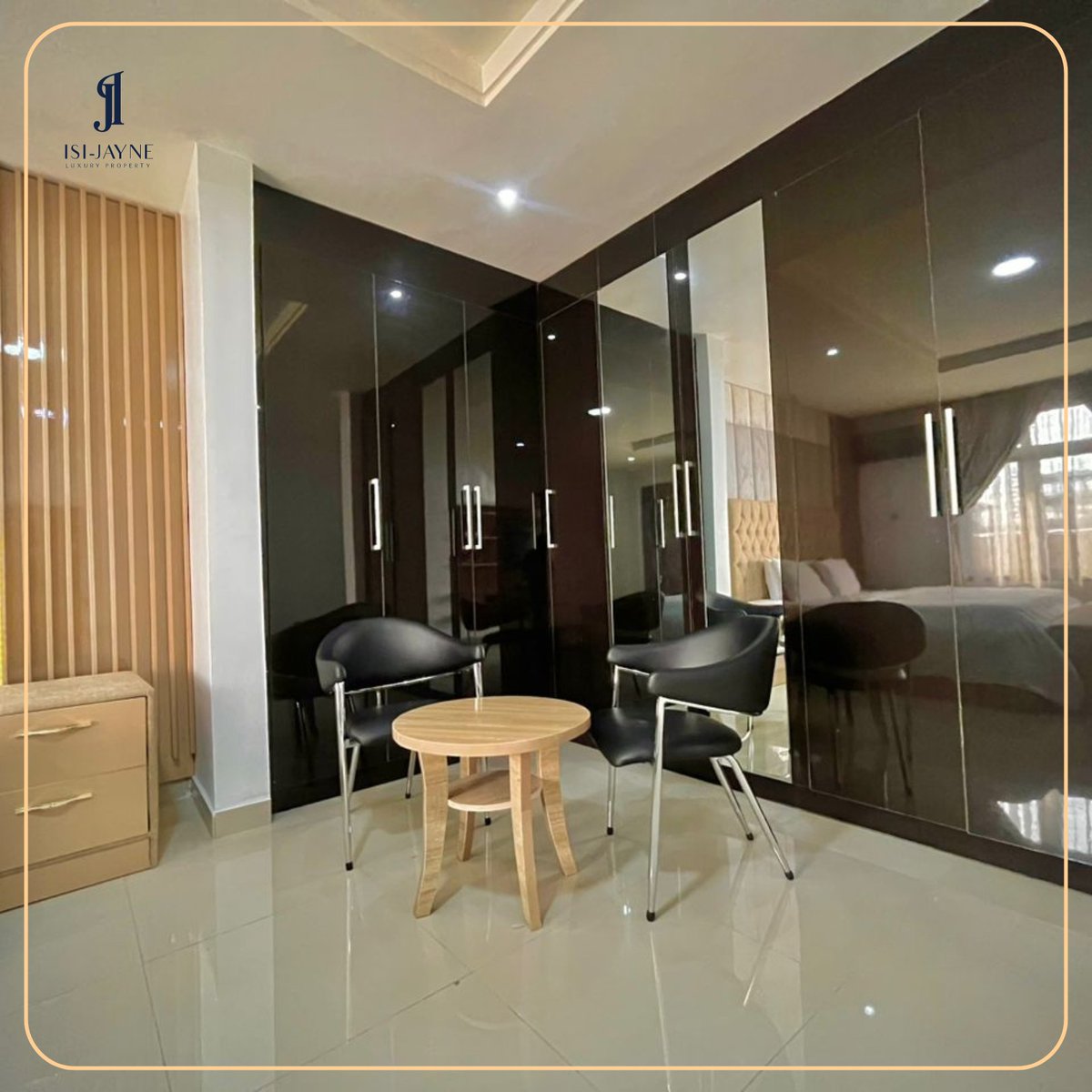 IsijayneLuxury's tweet photo. AVAILABLE FOR SHORTLET

3 bedroom apartment 

Location: Off Alexander Road, Ikoyi, Lagos

Apartment features

Spacious living room and bedroom ensuite
Spacious and fully fitted open kitchen
Wi-fi
Visitor's toilet
Dstv
Smart TV
Gym
Elevator
Concierge 
Swimming pool
A thread https://t.co/NPOYVZyIND