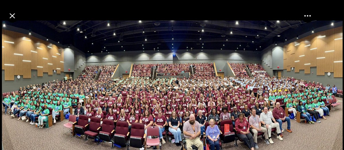 WrightCox3's tweet image. #cityhallselfie
Here we go! Looking forward to a wonderful school year!! One amazing Collierville, one amazing Collierville School System! @colliervilleschools 
@townofcollierville