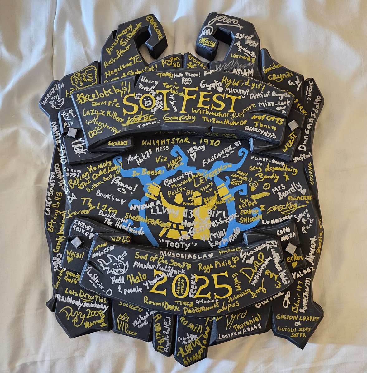 ChloeSaurasCrafts tweet media