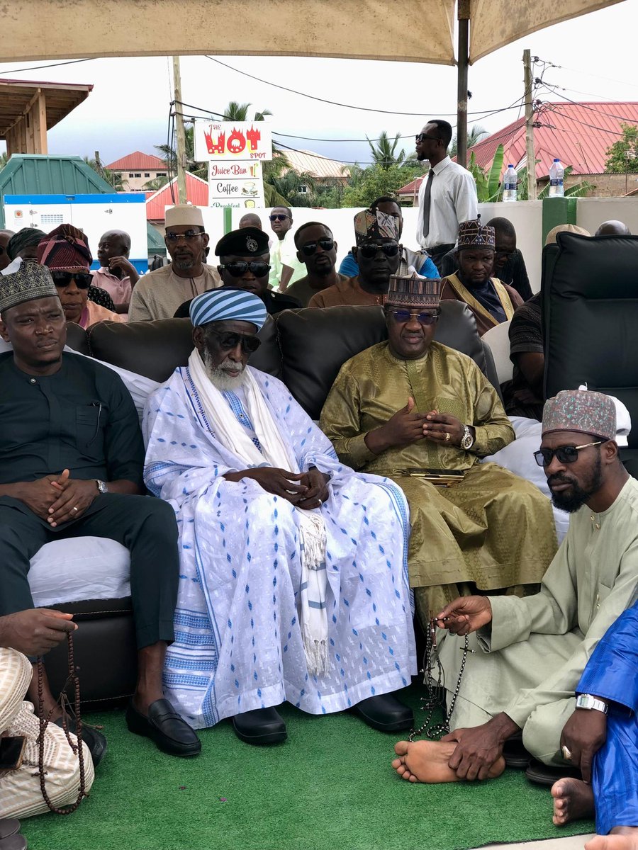 KobbyKyei_'s tweet photo. Grand opening of #FuelIt ๐ at Ablekuma Olebu with our Special Guest, the National Chief Imam. Come fuel up, โฝ๐ฅ #FuelIt #GrandOpening https://t.co/3cU2cuZfP3