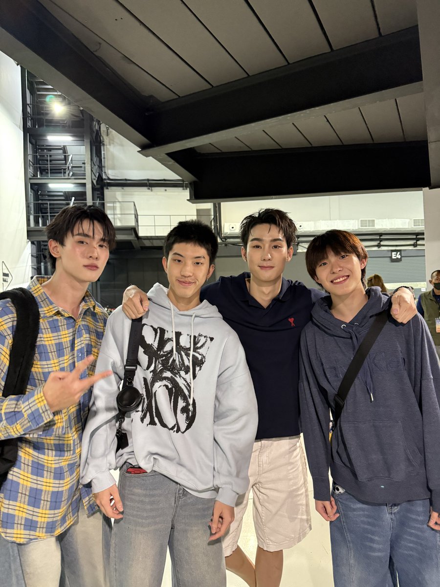 fforcejs's tweet image. ได้เจอน้องๆแล้วน่ารักมากอนาคตไกล DNA ถูกต้อง @tananloh_ @Kktken_Lim @kasibook #JuniorMarkFanconD2