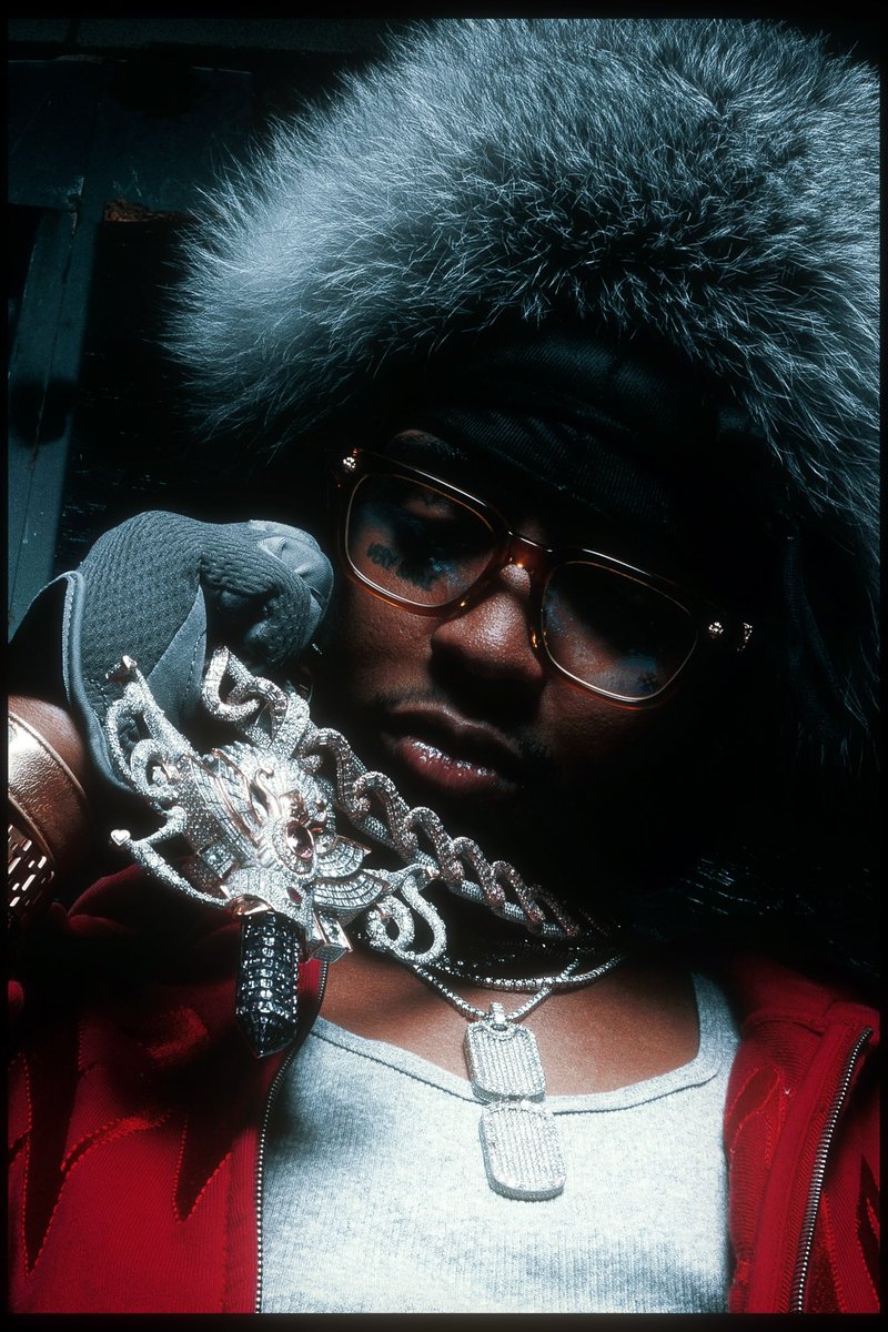 JustFreshKicks tweet media