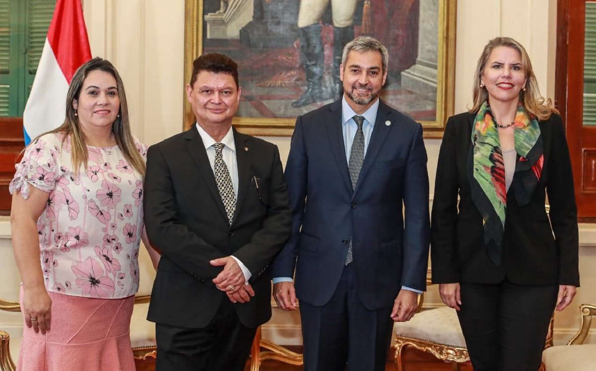 Si le recibió al presidente de "Lamborghini Latinoamérica" en su despacho, quien garantiza que la carta del gobierno de Seychelles sea real...?