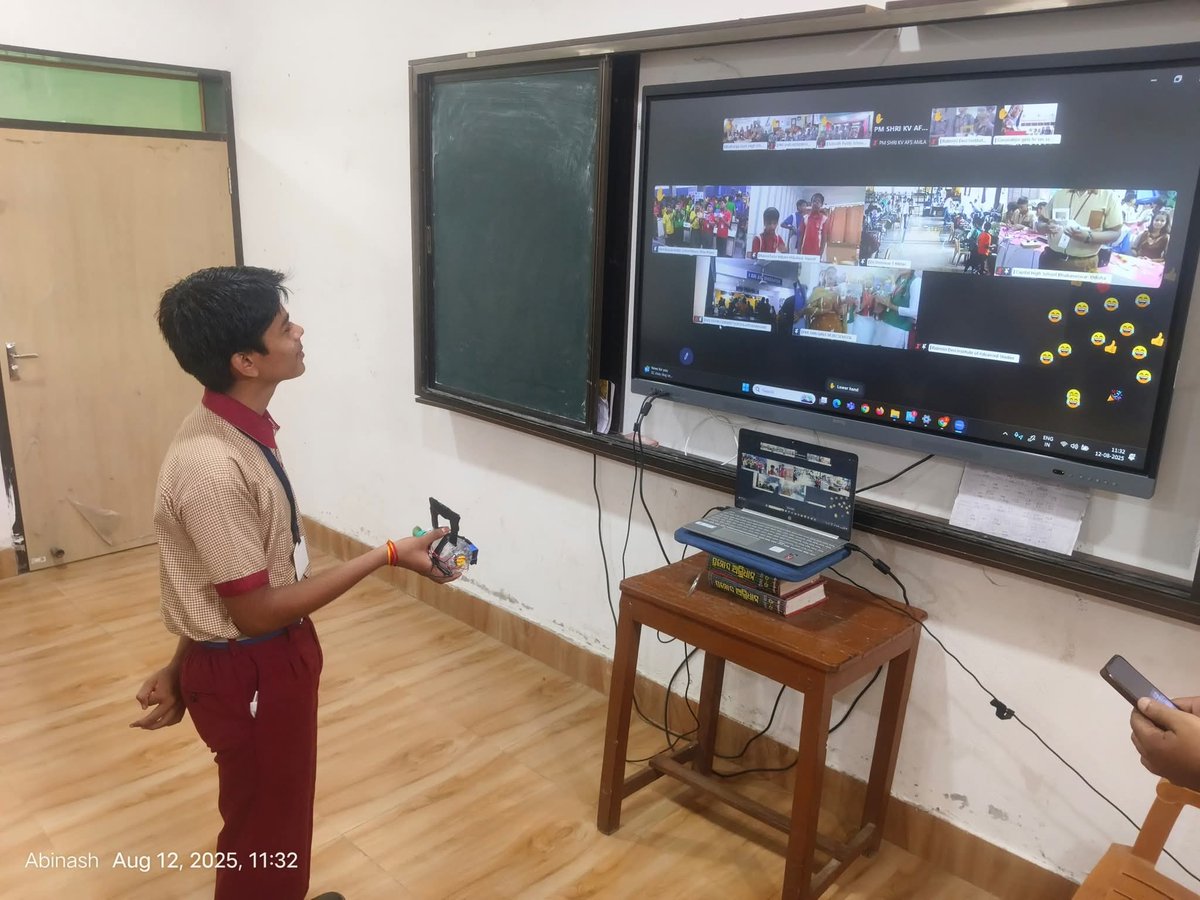 PatriSumita's tweet image. #MegaTinkeringDay 
 #AtalInnovation #NitiAyog Budharaja Government High School,Sambalpur participated in Mega tinkering day live DIY project preparation.