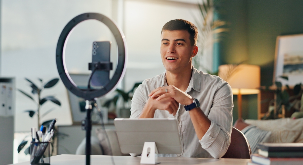 Influencer partnerships can be an effective tool to get your message out. A well-structured pitch is a critical first step. Here's how to create one: bit.ly/3J5QvyH
#InfluencerMarketing #DigitalMarketing