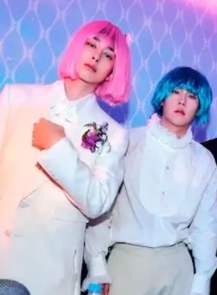 noteasychaechae's tweet image. 혹시 지각제도 살아난거... 돈 받는거 말고 가발쓰기 내기 걸렸었나...?