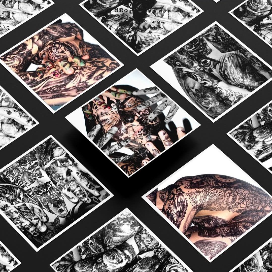 GuideTheArtist's tweet image. _10.2021
"SkinCare"

A glimpse behind the scenes of an artist, in their own world, far removed from all things real. Here, we hide ourselves in images and colors, or perhaps where our true essence, our heart, shines through. 

#innerexpression 
#emotionallandscapes 
#arttherapy