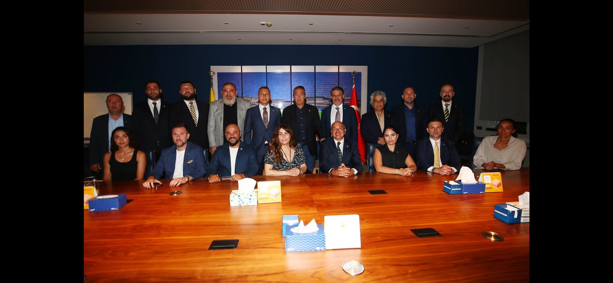 “Birfed olarak dernek başkanımız sayın serhat Öztürk öncülüğünde, maç öncesi Fenerbahçe Başkanı Sayın Ali Koç ve yönetim kurulunun misafirperverliği için teşekkür ederiz. Yaptığımız istişarelerin camiamıza hayırlı olmasını diliyoruz #fenerbahçe #ali koç #birfed