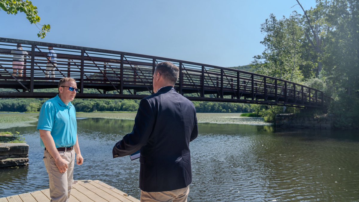 U.S. EPA New England Region (@eparegion1) on Twitter photo 🤝 Last week, U.S. Environmental Protection Agency Administrator Lee Zeldin, #NewEngland Regional Administrator Mark Sanborn, GE-Housatonic River EPA Superfund Site project manager, and others from the #GE site, met on the banks of the Housatonic to talk about EPA’s extensive PCB 🤝 Last week, U.S. Environmental Protection Agency Administrator Lee Zeldin, #NewEngland Regional Administrator Mark Sanborn, GE-Housatonic River EPA Superfund Site project manager, and others from the #GE site, met on the banks of the Housatonic to talk about EPA’s extensive PCB