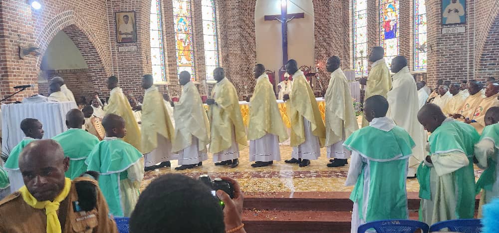 🔴 Archidiocèse de Kisangani : célébration, à la Paroisse Sainte Marthe à Lubunga, du 100è anniversaire du décès du Père Léon Dehon, Fondateur de la Congrégation des Prêtres du Sacré—Cœur de Jésus (SCJ) et ordination de 9 Prêtres de la même congrégation par Mgr Marcel Utembi.
