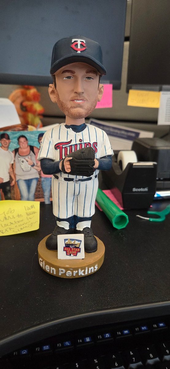 When my work friend brings me a gift ❤️❤️#1 #fav <a href="/glenperkins/">Glen Perkins</a>