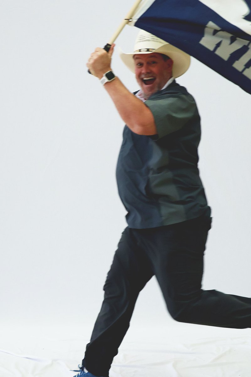 MikeCrocker's tweet image. 🏁🐾 RAISING THE FLAG &amp;amp; RUNNING INTO 2025! 🐾🏁

The Wildcat spirit is high, the flag is flying, and we’re sprinting full-speed into a brand new year at TMHS! 💙📚

Let’s make it legendary, Wildcats—GO CATS GO! 🔥
#NavyWay #GoCatsGo #TMHS