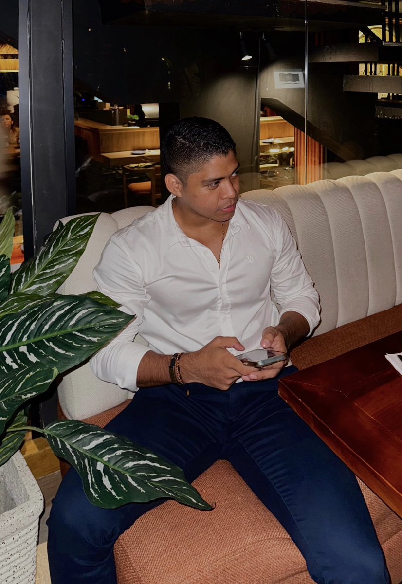 Daddynedin's tweet photo. The night 🍸 https://t.co/NJVxxpwdO1