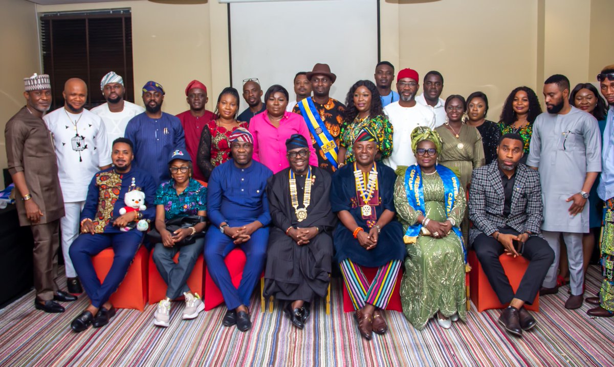 More Pictures from the <a href="/rotary9111/">Rotary 9111</a> DG Rotarian (Prince) Henry Akinyele Courtesy Visit to <a href="/OjoduRc/">Rotary Club Of Ojodu</a> 
<a href="/Rotary/">Rotary International</a> 

Glitz &amp; Glamour #Rotaryfellowship #BoardMeeting #selflessservice #PeopleOfAction