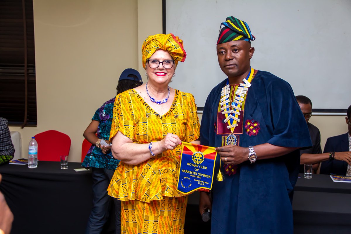 OjoduRc's tweet photo. More Pictures from the @rotary9111 DG Rotarian (Prince) Henry Akinyele Courtesy Visit to @OjoduRc 
@Rotary 

Glitz &amp; Glamour #Rotaryfellowship #BoardMeeting #selflessservice #PeopleOfAction https://t.co/S7I7t60qER