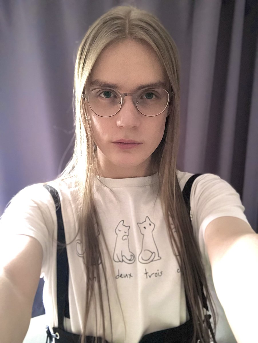 I promise more art soon. I've been so busy D: