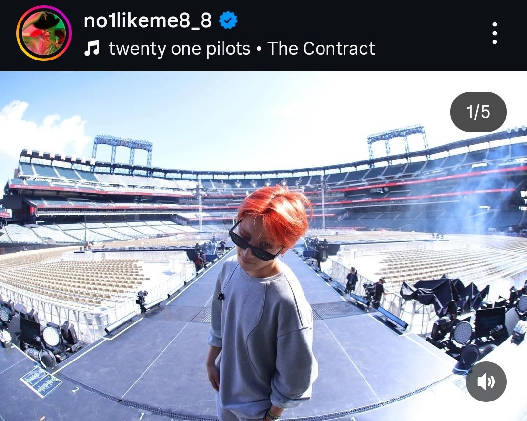 TOPUPDATERS's tweet photo. Hongjoong from Ateez used "The Contract" in his latest Instagram post https://t.co/6bF7qHlK0h