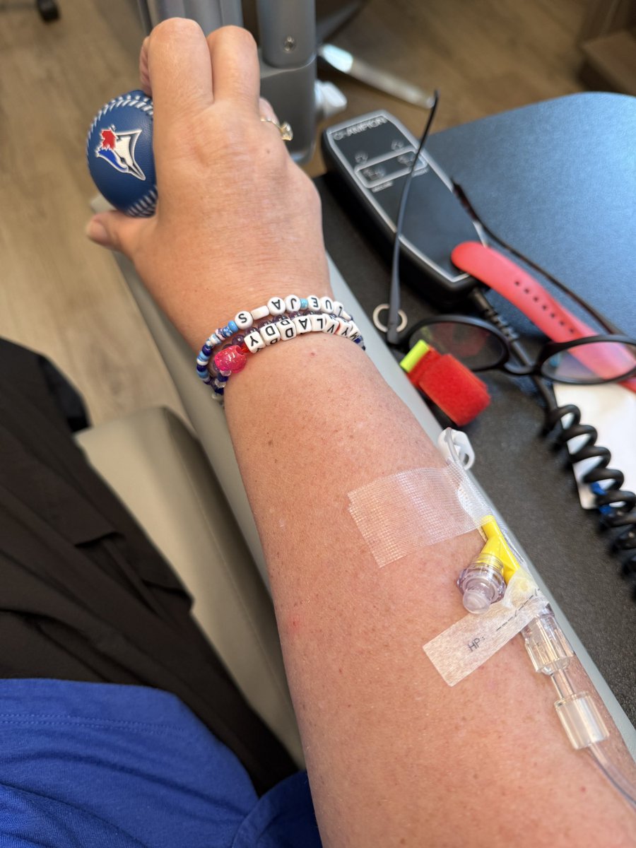 whatimthinking's tweet photo. Tell me you’re a hard stick without telling me you’re a hard stick… 4th time (and different arm) was the charm… gah! (I miss my pic line!! 😜😩)
Vladdy & the boys will get me thru the day ⚾️💙💪
#infusionday #BlueJays https://t.co/li8LP01I9Z