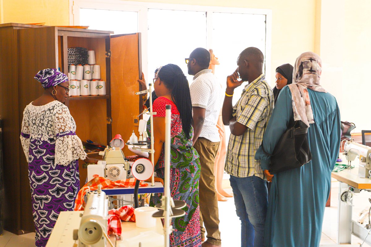 Cipmen's tweet image. #mardi_d_impact
📚 Après une formation en #Entrepreneuriat (#gestion, #vente, #coûts), les bénéficiaires #NEXUS ont reçu ce mardi une délégation de #NEXUS &amp;amp; #CIPMEN dans leur espace coworking déjà équipé 💼🚀 
 #JeunesEntrepreneurs
 #Accompagnement
@aics_it  
@OIM_Niger