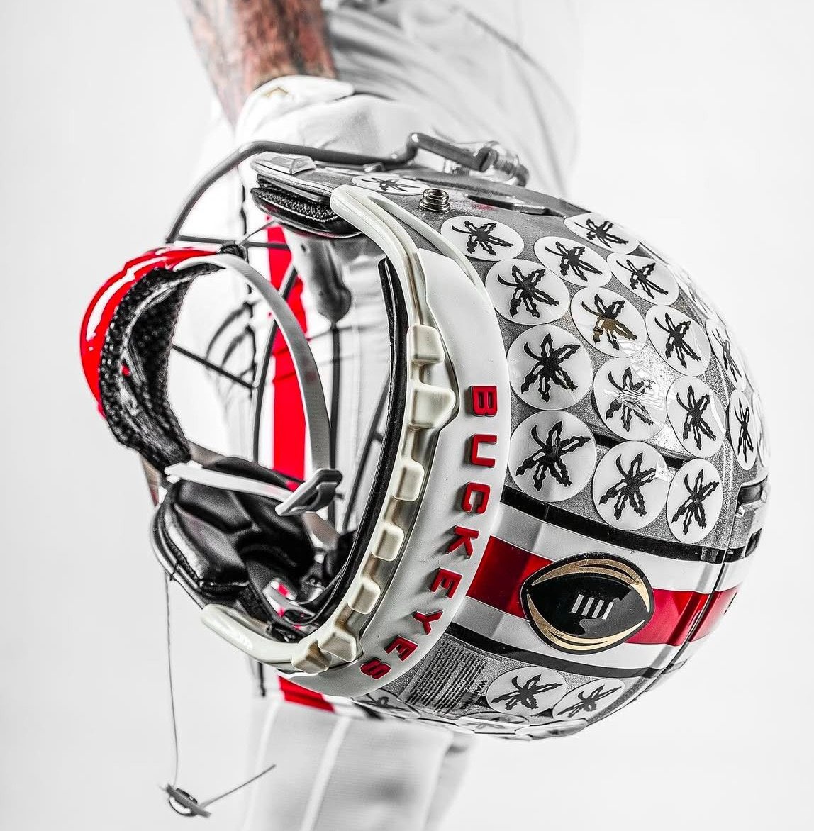 Smart Brutus tweet media