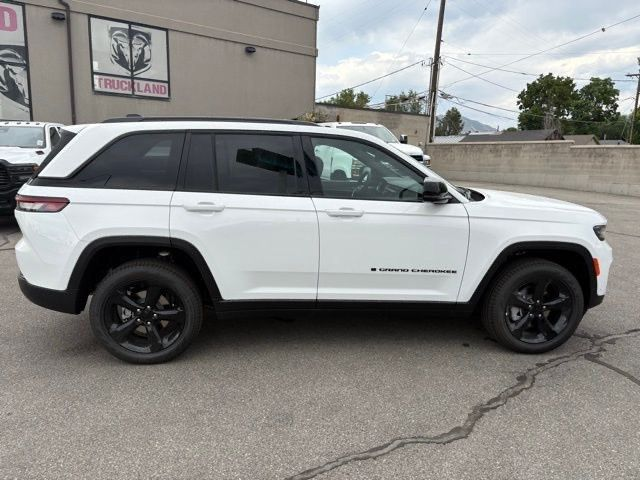 SLVDodge's tweet photo. 🚙 2025 Jeep Grand Cherokee

✔️ Savings up to $12,079
✔️ Or get the factory Laredo Lease as low as $389/mo — limited-time offer, don’t wait!

https://t.co/SS5eiRUfGW https://t.co/DUs6SKh4Wf