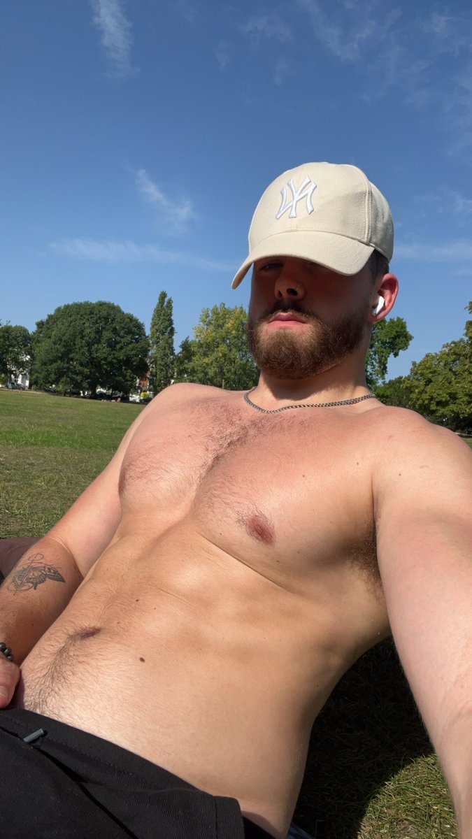 BodyByBarney's tweet photo. ☀️😎 https://t.co/3T6qd4scpx