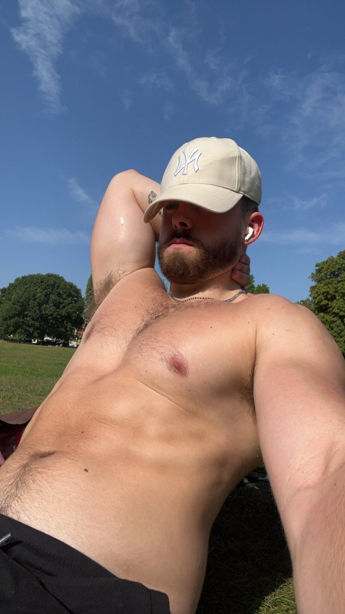 BodyByBarney's tweet photo. ☀️😎 https://t.co/3T6qd4scpx