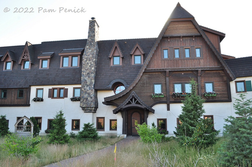 devonzuegel's tweet photo. Did you know that Epic Systems has a fairytale-themed corporate campus in Wisconsin?

(Yes, the EHR software that your doctor spends half your appointment typing into) https://t.co/aSplQ83i3t