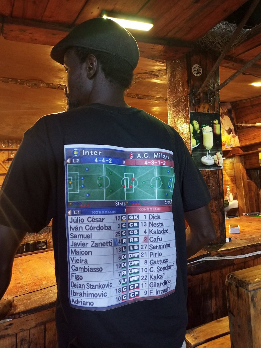 Encontre a mi hermano de Senegal 🇸🇳
Mira esa remera y esos equipos 🐐