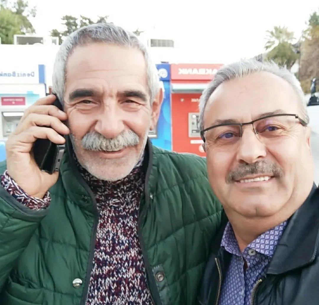 Yetim çocuklara babalık yapan 
Turgay Tanülkü. Seni tanımaktan onur ve gurur duyuyorum.