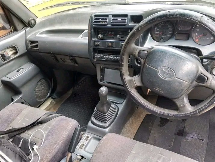 Toyota RAV4 
Manual 
2000cc
390,000ksh
0799561061