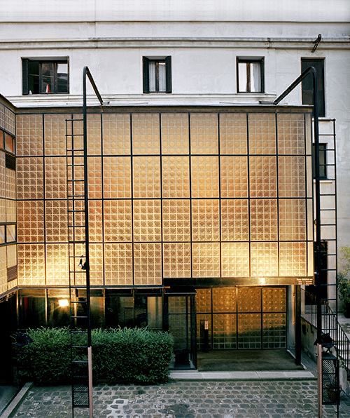 luusssso's tweet photo. We need a return to glass block architecture https://t.co/tDMBiYh0Iv