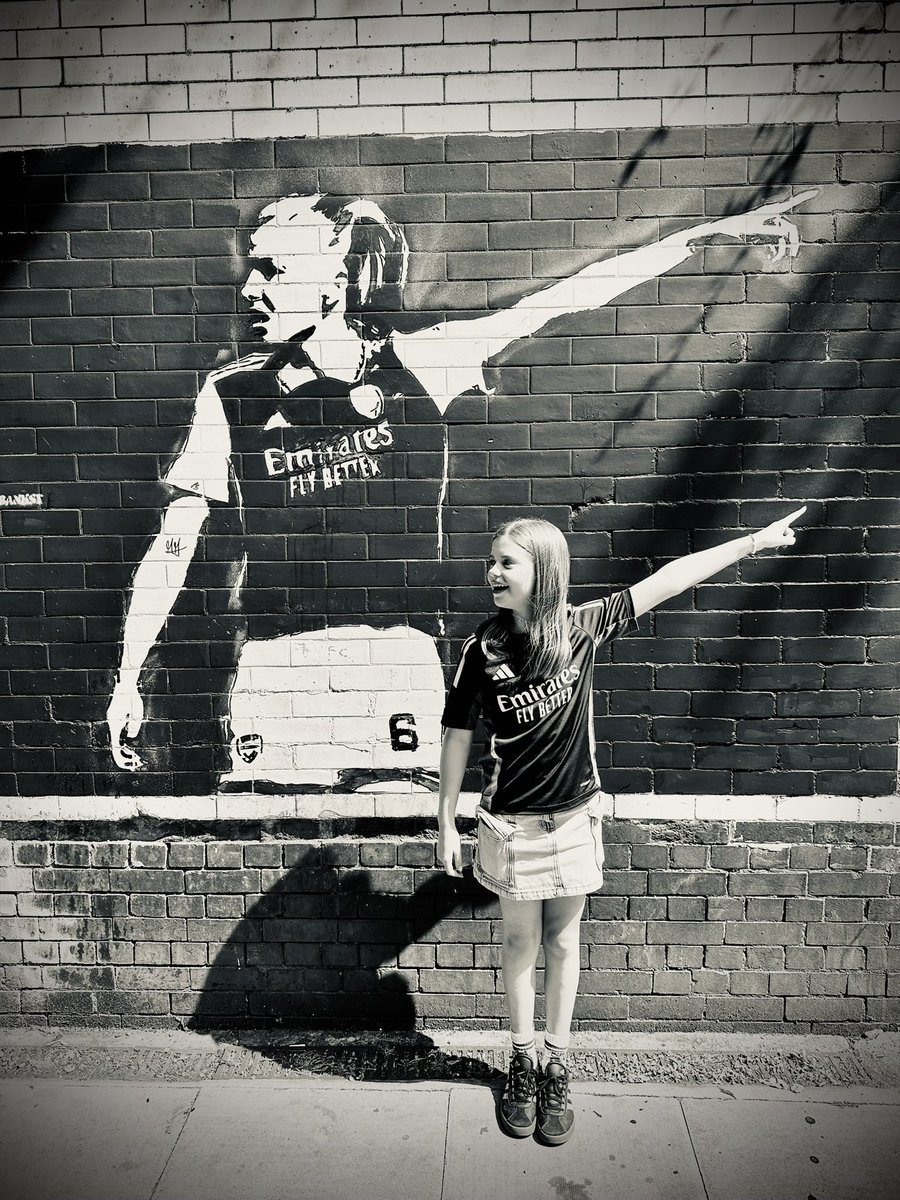 Inventive_Mark's tweet image. Love the Northbanksy tunnel, a real part of the matchday experience!