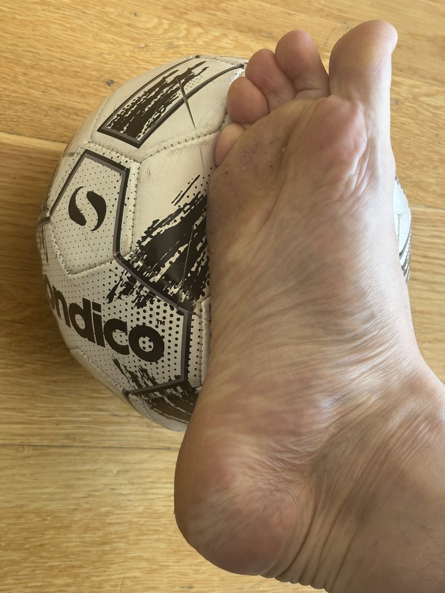 FeetPropaganda's tweet photo. Dirty and bare naked feet are sometimes just the best #Footworship https://t.co/T9NNvfqh41