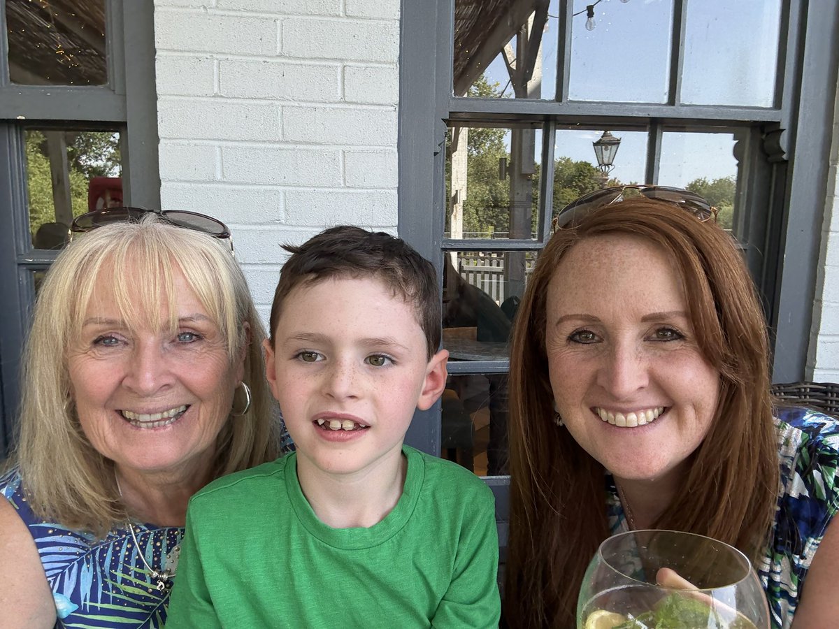 pennywpennyw's tweet image. Went to the @fishandeels123 for lunch today and it is a stunning location. Beautiful pub, excellent food and lovely staff. Also fed the ducks and walked by the river 😍❤️ #SummerDays ☀️ 🦆