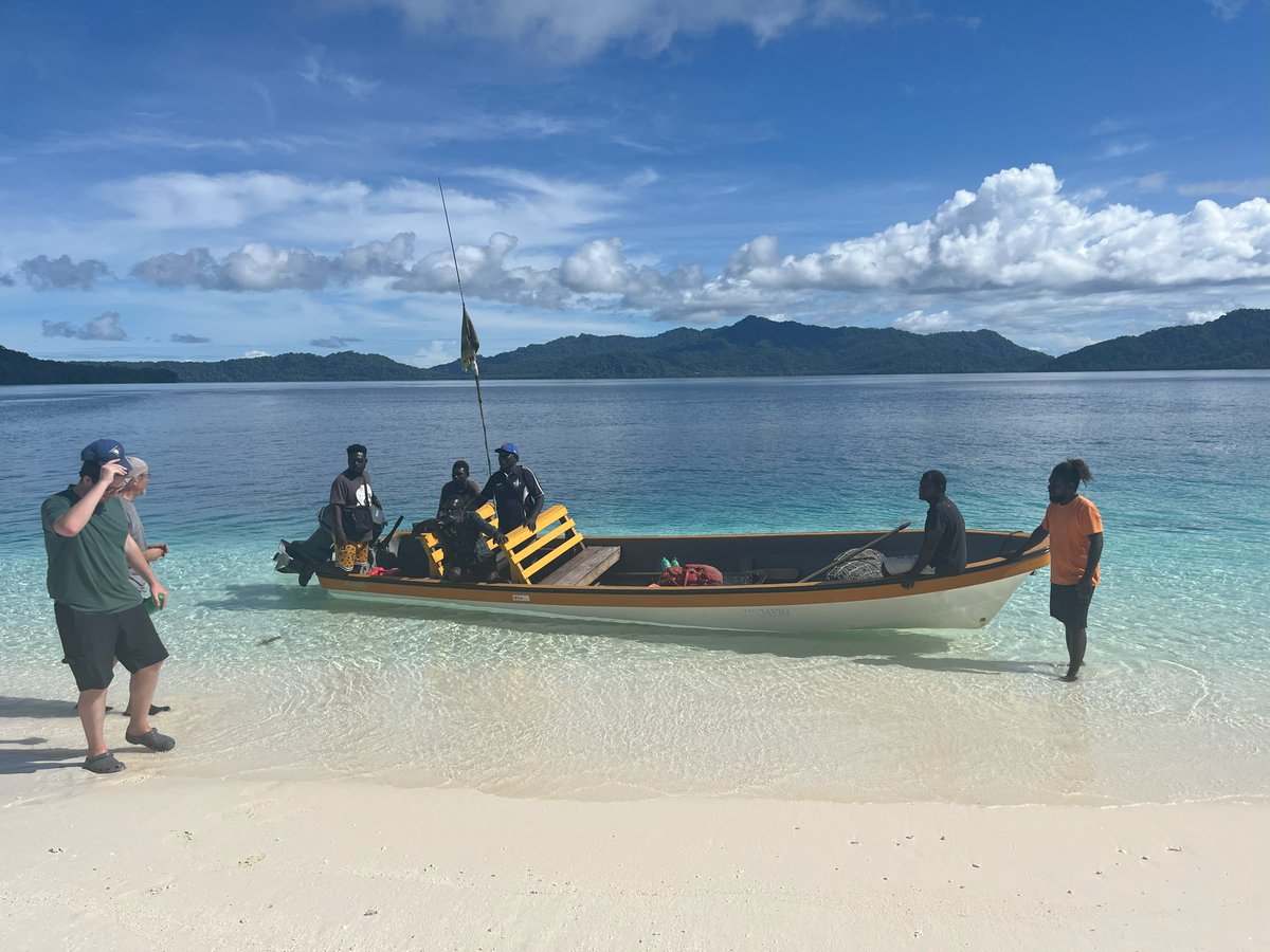 Exploring the islands of the Fauro Property during our May site visit 🌴

Covering 241 km², Fauro hosts a high-potential epithermal gold target, with signs pointing to a large-scale porphyry system at depth.

Learn more: bit.ly/45uKd37
$SCU.C