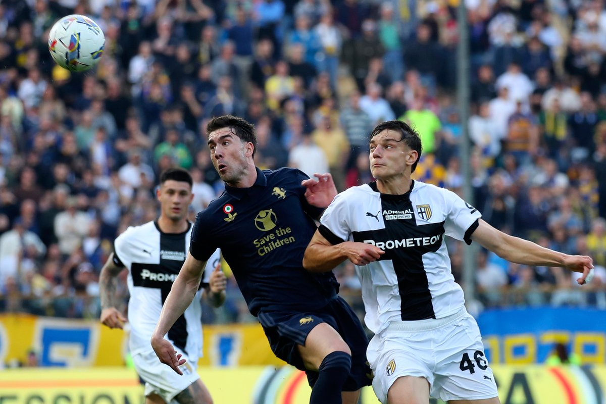 DougieCritchley's tweet image. As if by clockwork...

Less than 48 hours after twitter erupts with everyone laying into Liverpool's defensive options on the back of a shaky Community Shield...

They reportedly close in on Marc Guehi, one of the Premier League's most consistent centre backs over the last few…