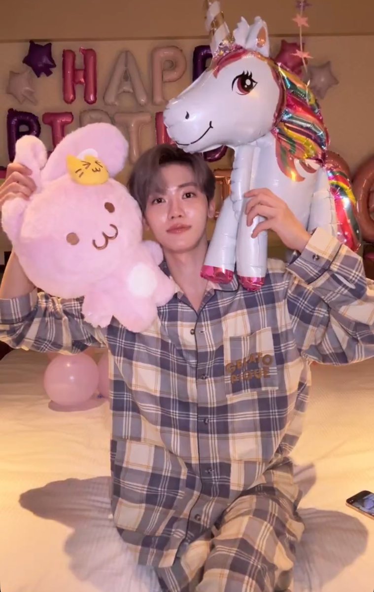 ขอบคุณที่เกิดมาบนโลกใบนี้คือไม่เกินจริง การมีอยู่ของแจมิน มันมีความหมายต่อใครหลายๆคนมากนะ 🐰💘

#Forever25hiningJAEMIN
#공주님_왕자님들_재민이_생일이에용
#HAPPYJAEMINDAY