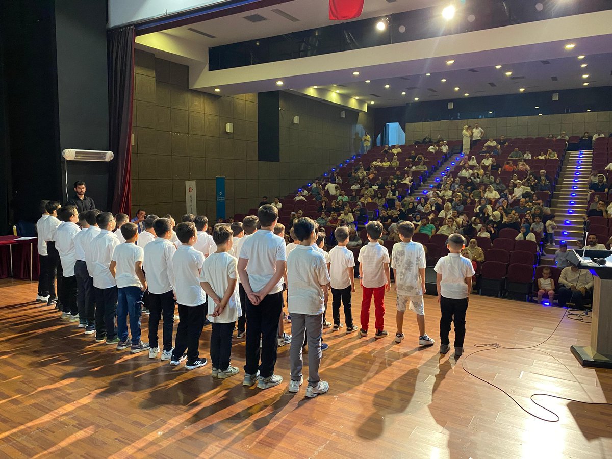 iyck_maras's tweet photo. İlim Yayma Cemiyeti K.Maraş Şubesi Yaz Okulu Kapanış Programı; Şube Başkanı Doç. Dr. Ömer Süha Uslu, yönetim kurulu üyeleri, öğrenciler ve ailelerinin katılımıyla çoşkulu bir şekilde gerçekleştirildi. Program, öğrencilerin hazırladığı birbirinden güzel etkinliklerle renklendi.⬇️ https://t.co/6OVI1C6jjY