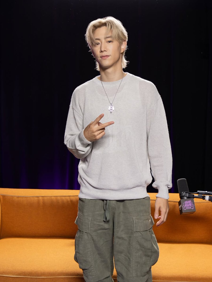 wwmarktuan's tweet photo. 250812 Zach Sang Show's IG Post

"@marktuan interview is up!"

Watch full interview here👇
https://t.co/9lxiXIeT8y

#MarkTuan #Mark #段宜恩 #마크 
@DNAmngmnt https://t.co/nJpFFX8rgv