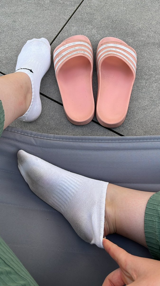 Lang ist es her und doch haben sich einige von euch sehr bemüht meine Aufmerksamkeit zu ergattern. Und hier bin ich💥👸🏼
Meine Aufmerksamkeit schenk ich nur denen die sich auch darüber bewusst sind, was es heißt für mich da zu sein😈💆🏼‍♀️