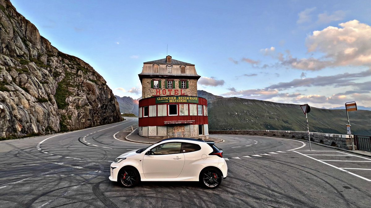 PenttiAellig's tweet photo. Montagabend, Hotel Belvedere, Furkapass. #GRYaris #ToyotaGAZOORacing @MySwitzerlandCH https://t.co/tnZQ2cRR1Q