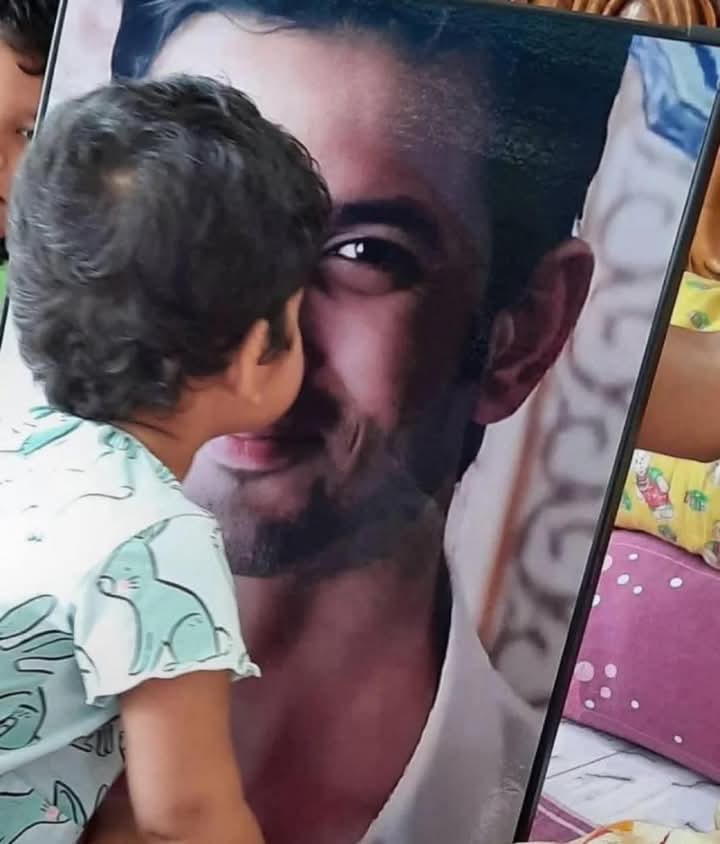 Sushant Miss You Terribly 

Maybe it's the fault in our stars that we're having to miss his presence,so badly...so sadly..so madly...💔

#SushantSinghRajput𓃵