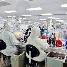 Valeria8393's tweet photo. @itobisono @MIC_RD @Adozona_rd El trabajo dominicano llega a más de 150 países gracias a este sector.
#ZonasFrancasRD https://t.co/FFKk4A7zgq