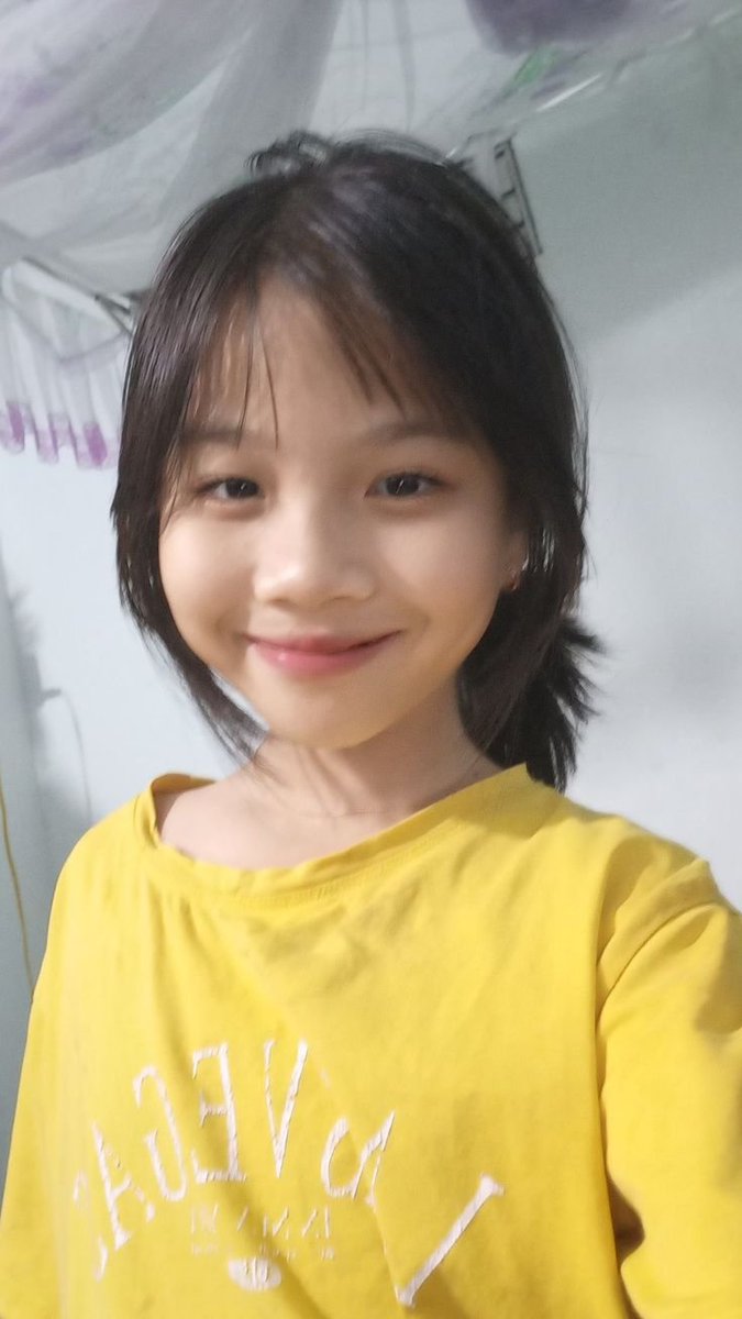 Khánh Linh tweet media