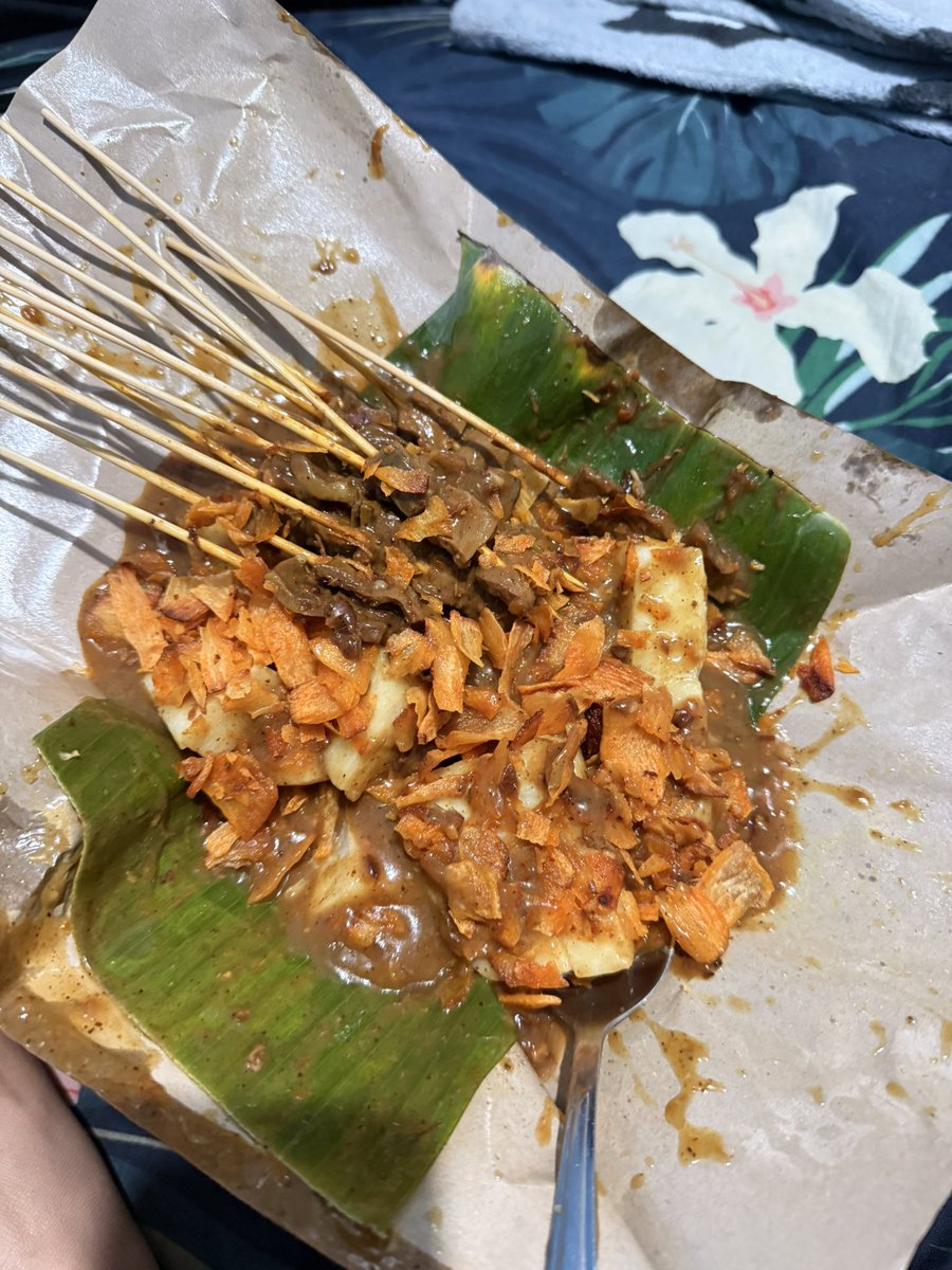 virawn__'s tweet photo. Baru 3 hari if bisa sampe sore,eh ini malem lapernya ga ketolong grgr pms,sate padang jalan ninjaku🥲 https://t.co/0nt8bQAl3x