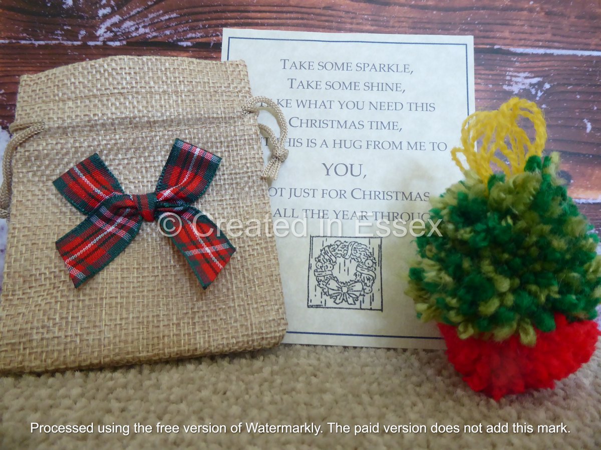 Check out Christmas Pocket Hug, Xmas Tree Pocket Hug, Letterbox Gift, Stocking Filler ebay.us/m/VNj883 #eBay via <a href="/eBay_UK/">eBay UK</a> #womeninbizhour #craftbizparty #shopsmall #buyhandmade #pockethugs #smallgiftideas