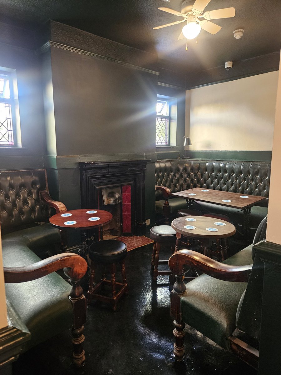 TheCrownInnSP's tweet photo. With only 2 days left until we open, things are starting to fall into place nicely. 

The sun is shining, the beer is getting ready to be pourded, and our seats are ready to welcome you all!!! 

Not long now 🍻🌞

#thecrowninnstockport #twodaysleft #openingfriday #sunshining #pub https://t.co/cl6Z3XjVL9